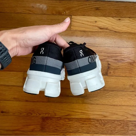 Women’s On Running Black and White Cloudmonster 2 - Picture 5 of 9